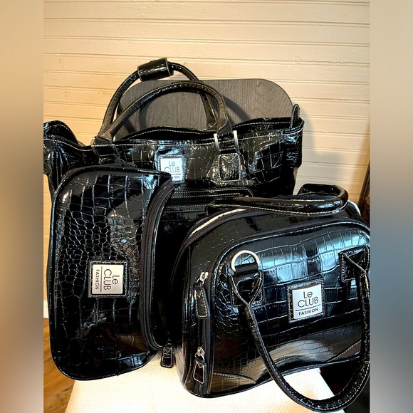 Le Club Fashion Traveling Set of Bags/ Shoulder Bag, Hand bag and Toiletries Bag - Picture 1 of 14